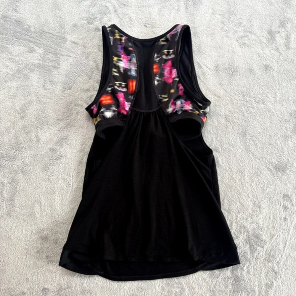 Athleta Tank Top Womens XS Black Vented Built In Bra Cutouts Multicolor Back Gym